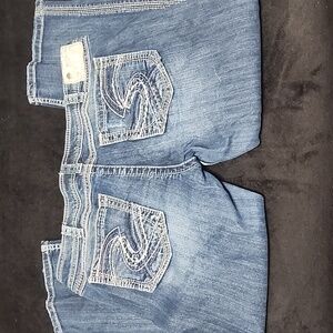 Twisted Capri Silvers